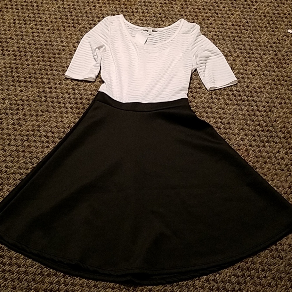 Casual Black and white dress